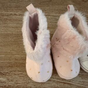 6-9 month shoes - bulk